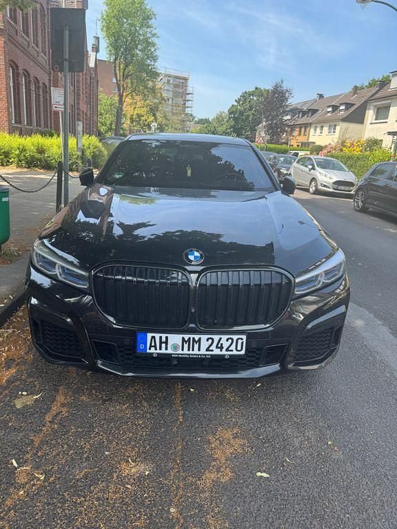 Schwarz Gebraucht 2020 BMW 745e iPerformance Limousine | 43.500 € (Guter Preis) - Bild 1/4