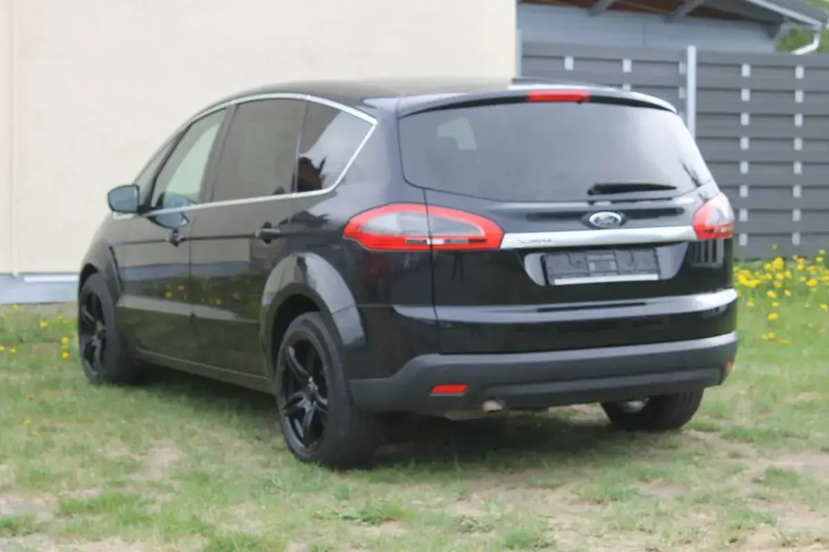 Używany Ford S-MAX Titanium 140 KM (102 kW) 2011 Czarny Minivan