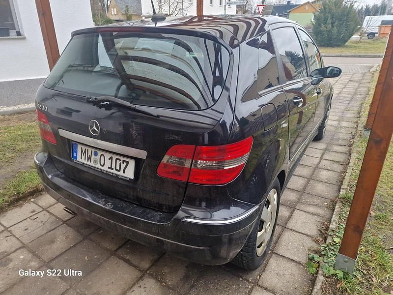 Gebraucht Mercedes B200 136 PS (100 kW) 2006 Schwarz Van / Kleinbus