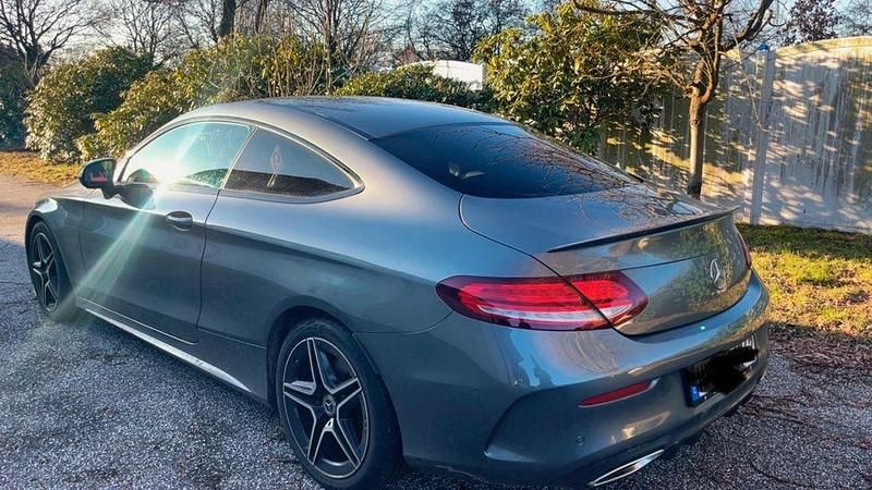 Gebraucht Mercedes C200 AMG line 184 PS (135 kW) 2019 Grau Coupé