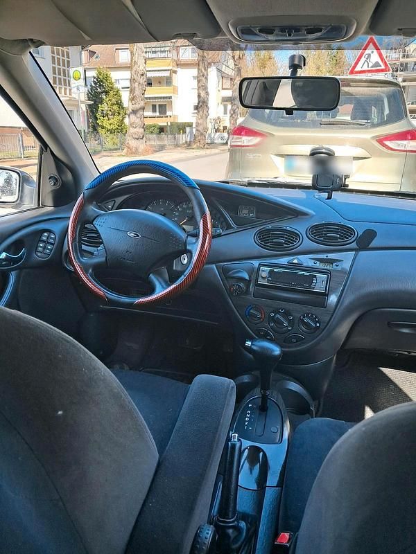 Gebraucht Ford Focus 101 PS (74 kW) 2000 Grau Kleinwagen