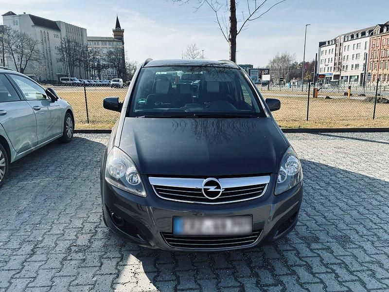 Gebraucht Opel Zafira 125 PS (91 kW) 2012 Grau Van / Kleinbus
