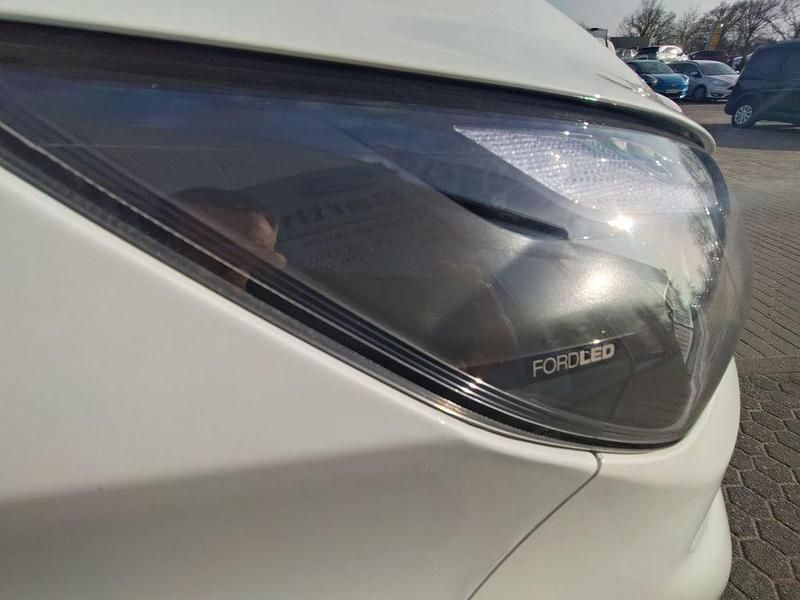 Gebraucht Ford Tourneo Titanium 136 PS (100 kW) 2024 Frostweiß Van / Kleinbus