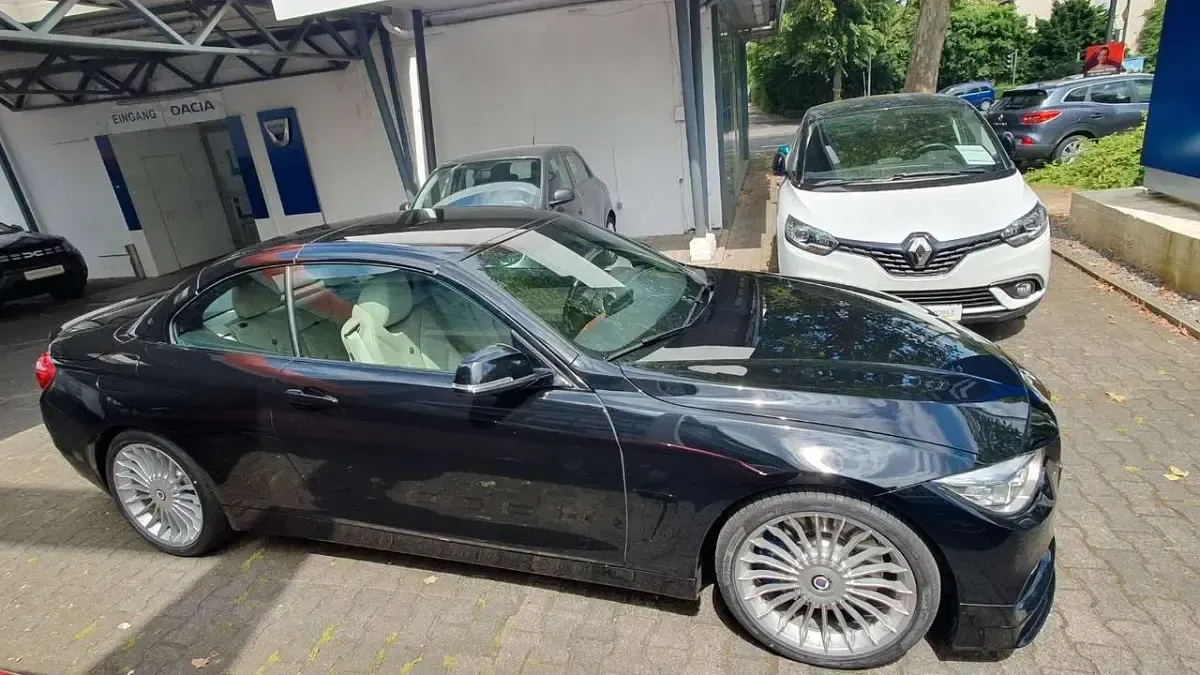 Używany Alpina D4 349 KM (256 kW) 2016 Czarny Kabriolet