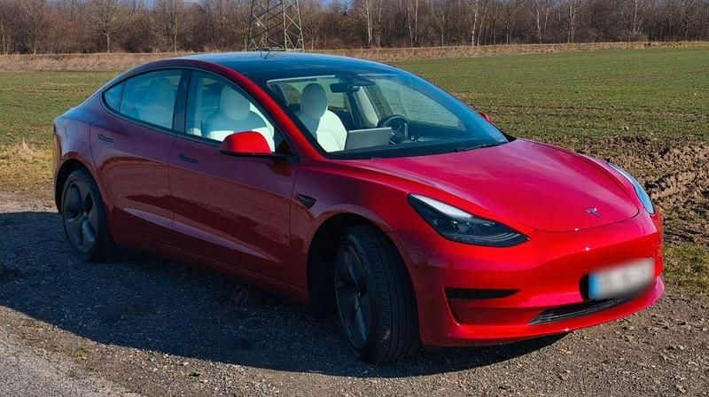 Gebraucht Tesla Model 3 RWD 208 kW (283 PS) 2022 Rot Limousine