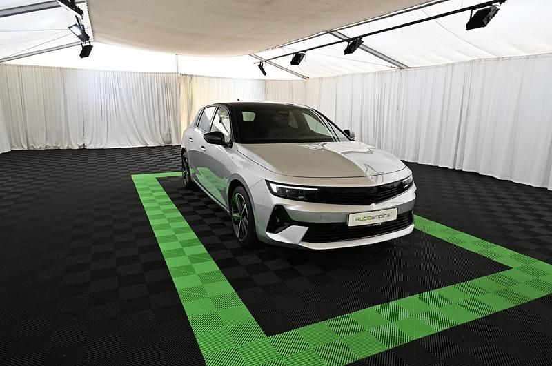 Gebraucht Opel Astra GS Line 131 PS (96 kW) 2024 Silber Limousine