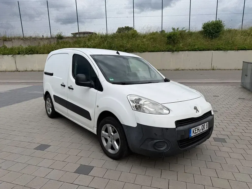 Gebraucht Peugeot Partner 90 PS (66 kW) 2013 Weiß Van / Kleinbus