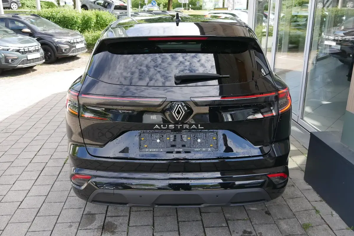 Gebraucht Renault Austral Techno 158 PS (116 kW) 2025 Black pearl schwarz metallic SUV