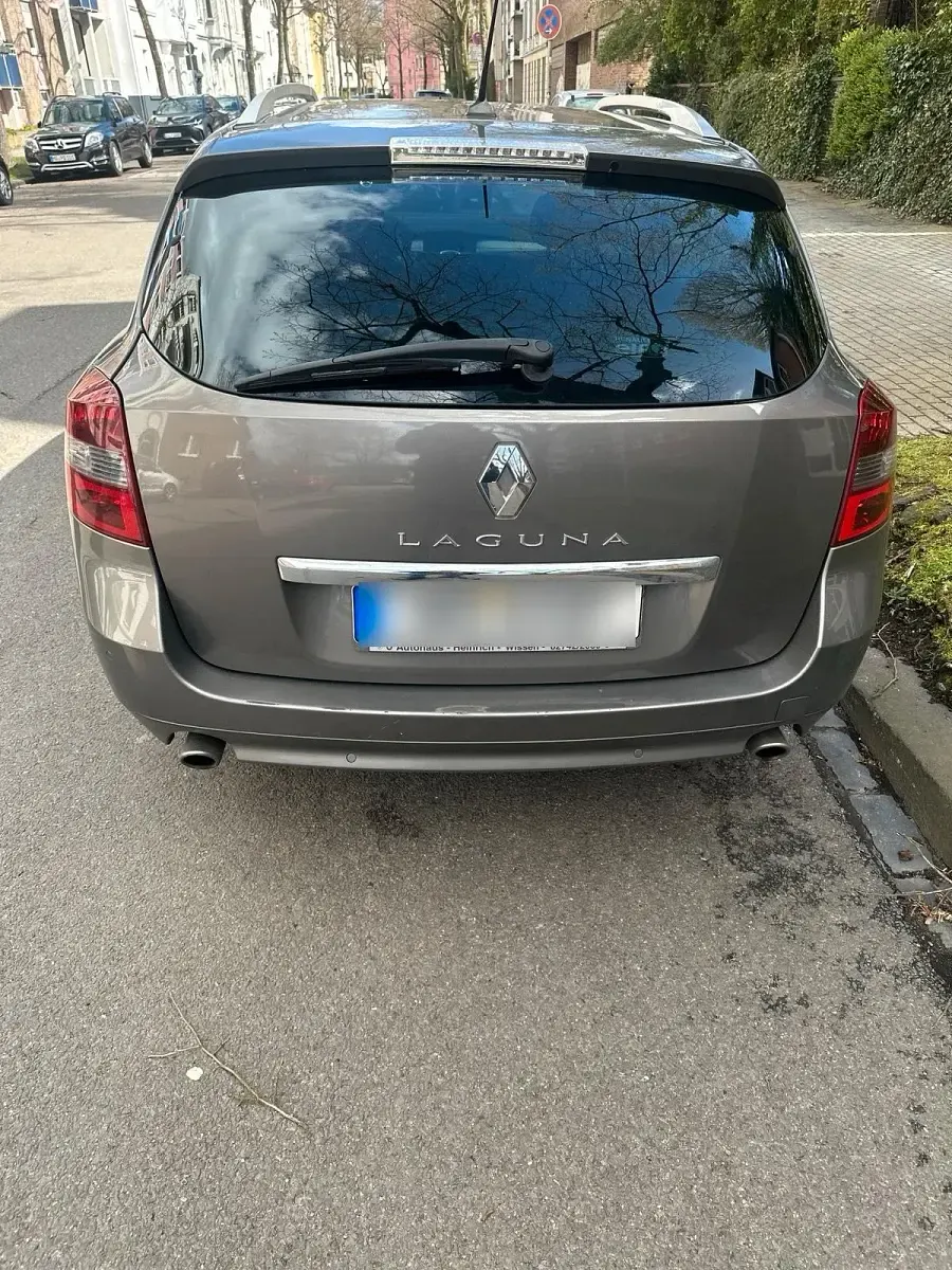 Gebraucht Renault Laguna III 150 PS (110 kW) 2011 Silber Kombi