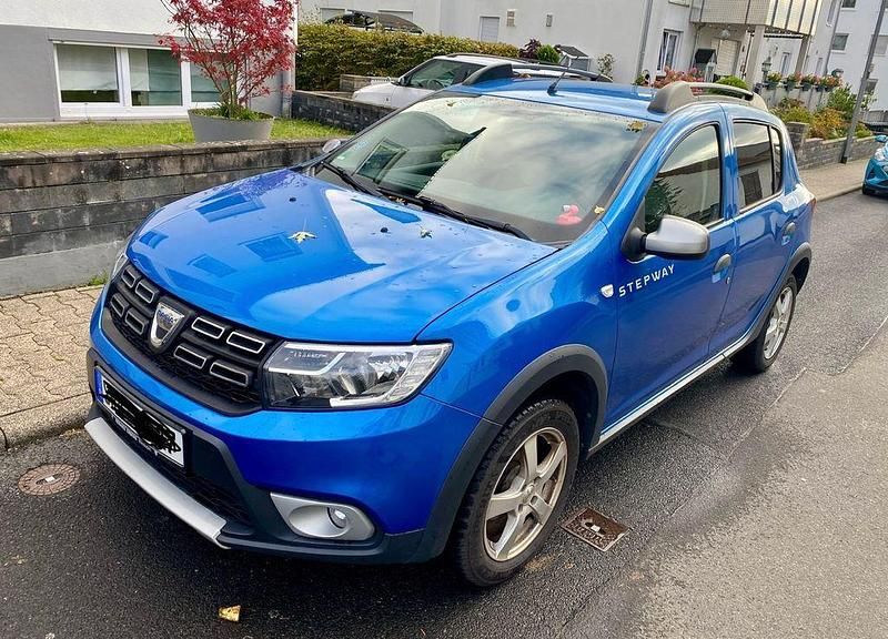Blau Gebraucht 2020 Dacia Sandero Essentiel Kleinwagen | 8.999 € (Fairer Preis) - Bild 1/4