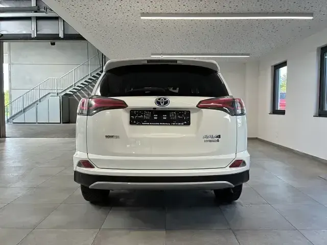 Gebraucht Toyota RAV4 Hybrid Team 197 PS (144 kW) 2018 Weiß SUV