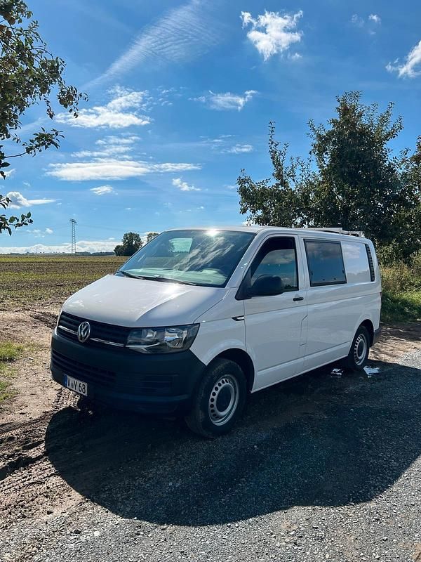 Weiß Gebraucht 2016 VW T6 Van | 15.500 € - Bild 1/4