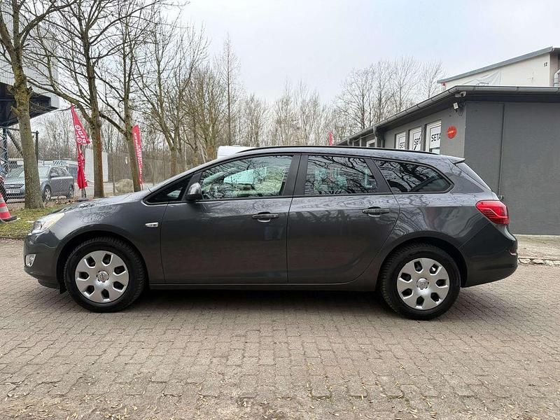 Gebraucht Opel Astra Design Edition 116 PS (85 kW) 2011 Grau Limousine