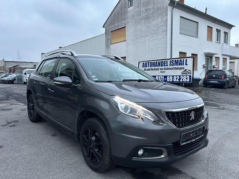 Grau Gebraucht 2018 Peugeot 2008 Active SUV | 7.399 € (Guter Preis) - Bild 1/4
