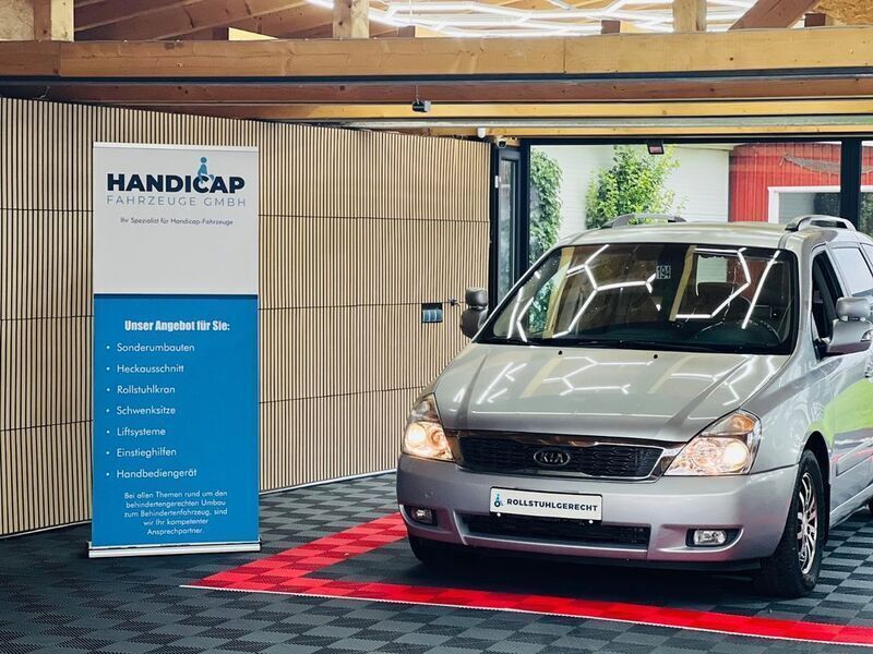 Gebraucht Kia Carnival 194 PS (142 kW) 2010 Silber Van / Kleinbus