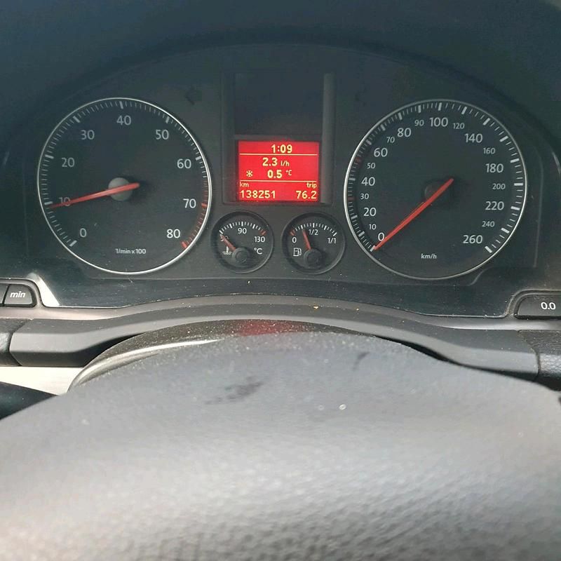 Gebraucht VW Jetta Comfortline 150 PS (110 kW) 2006 Rot Limousine