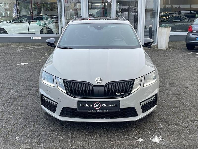 Grau Gebraucht 2017 Skoda Octavia RS Kombi | 17.600 € (Etwas zu teuer) - Bild 1/4