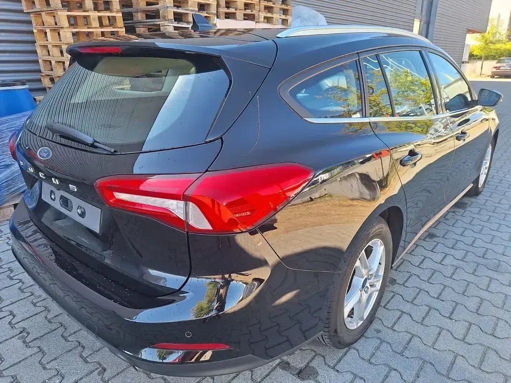 Gebraucht Ford Focus Cool & Connect 120 PS (88 kW) 2021 Schwarz Limousine