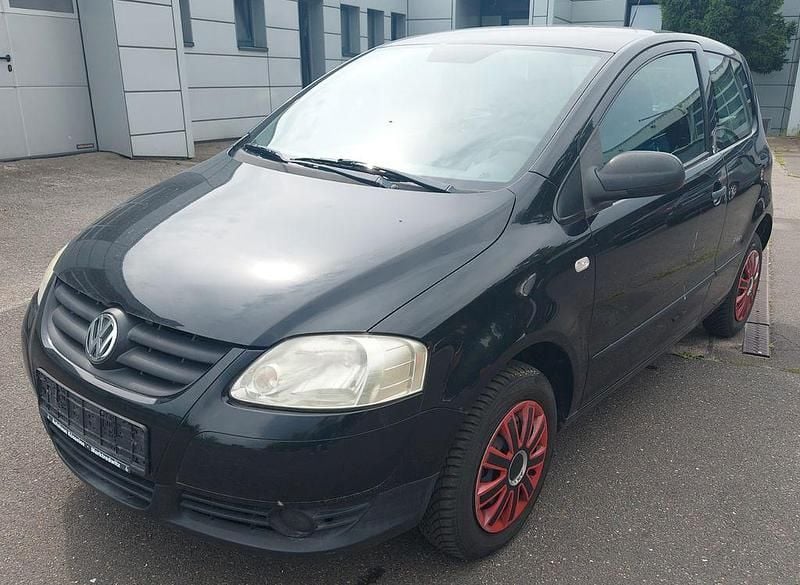Gebraucht VW Fox 54 PS (39 kW) 2008 Schwarz Kleinwagen