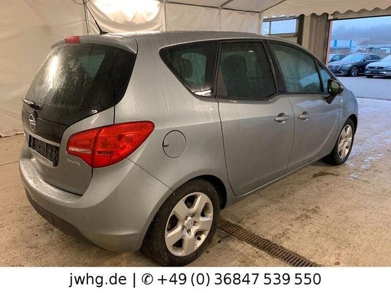 Gebraucht Opel Meriva 131 PS (96 kW) 2012 Silber Van / Kleinbus