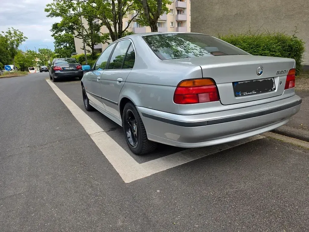 Gebraucht BMW 520 150 PS (110 kW) 1998 Silber Limousine