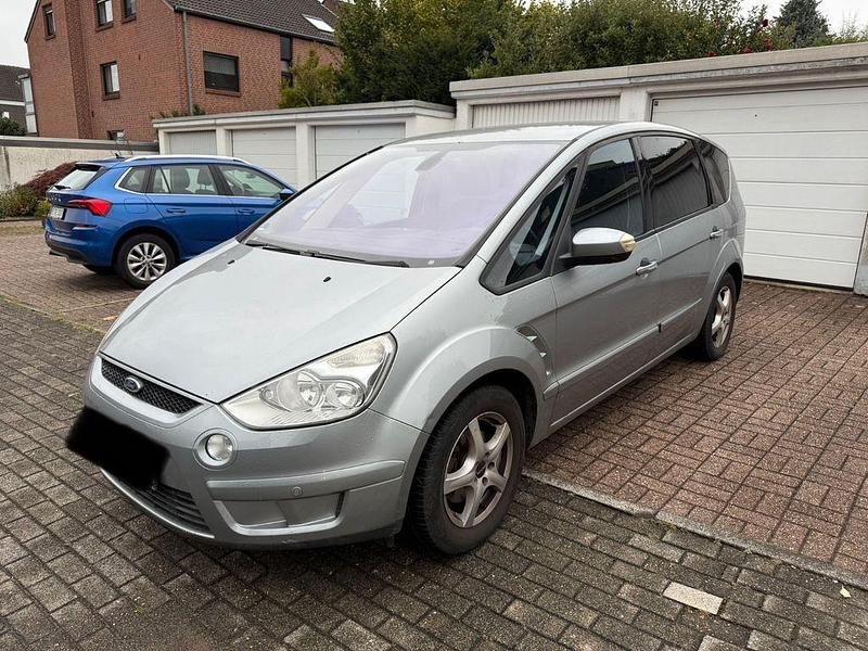 Grau Gebraucht 2009 Ford S-MAX Trend Van / Kleinbus | 2.900 € (Guter Preis) - Bild 1/4