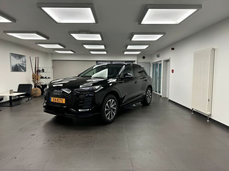 Schwarz Gebraucht 2024 Audi Q6 e-tron Performance SUV | 59.900 € (Superpreis) - Bild 1/4