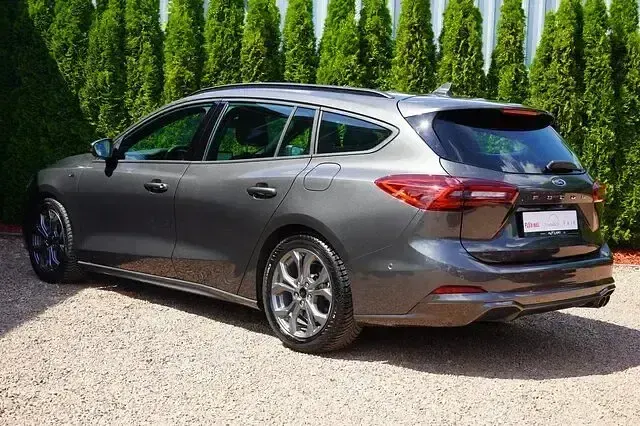 Gebraucht Ford Focus ST-Line 155 PS (114 kW) 2024 Grau Kombi