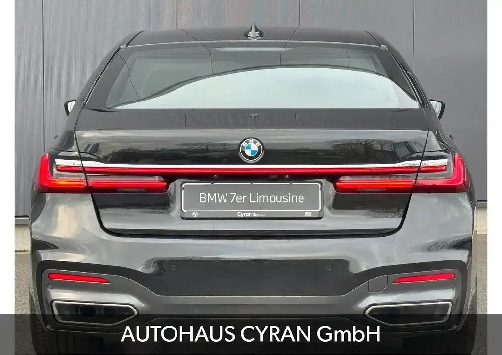Gebraucht BMW 750 Performance 530 PS (389 kW) 2021 Schwarz Limousine