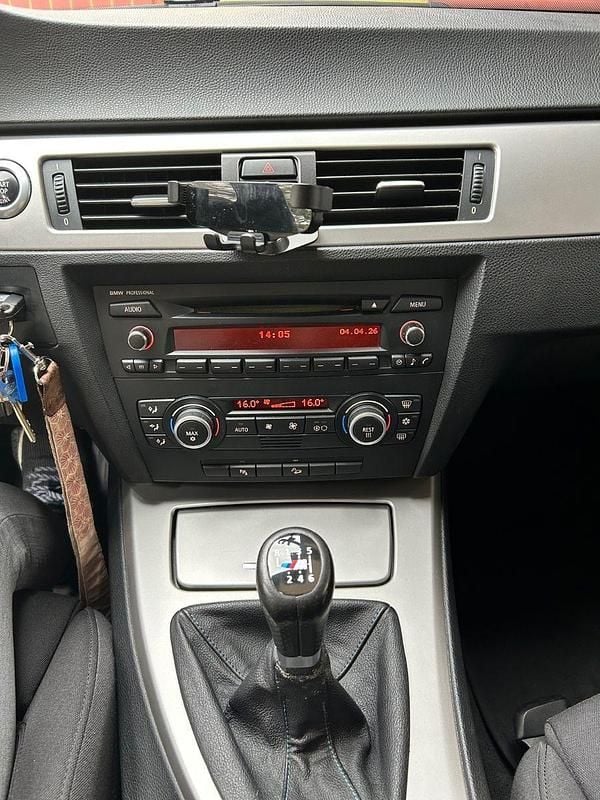 Gebraucht BMW 325 218 PS (160 kW) 2007 Beige Limousine