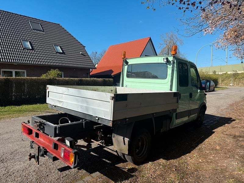 Gebraucht Iveco Daily 145 PS (106 kW) 2004 Weiß Limousine