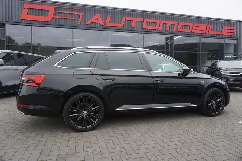 Schwarzmagic perleffekt Gebraucht 2020 Skoda Superb LAURIN & KLEMENT Kombi | 19.990 € (Etwas zu teuer) - Bild 1/4