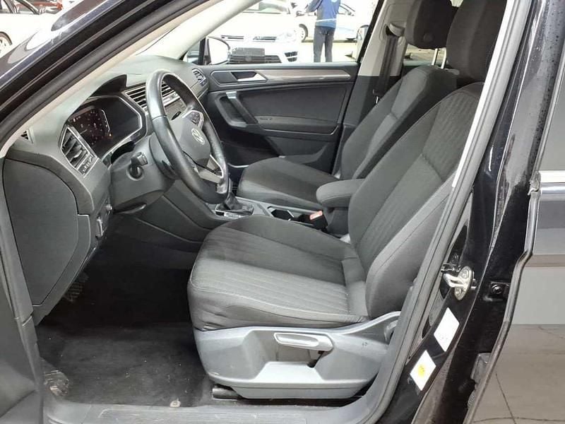 Gebraucht VW Tiguan Allspace Life 150 PS (110 kW) 2023 Deep black perleffekt SUV