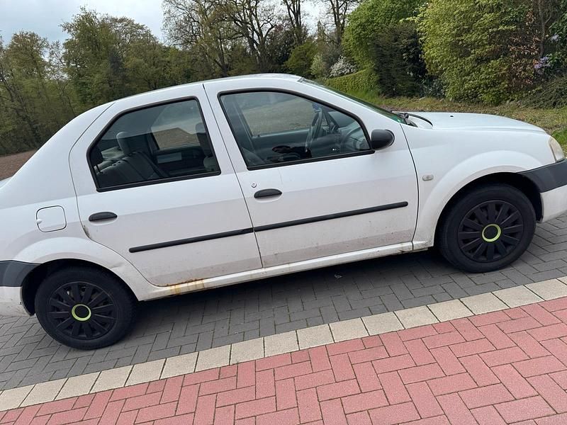 Second-hand Dacia Logan 75 CP (55 kW) 2006 Alb Berlinǎ