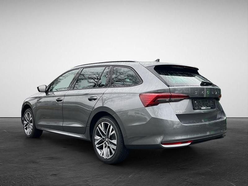 Neu Skoda Octavia 150 PS (110 kW) 2026 Grau (graphitegrau metallic) Kombi