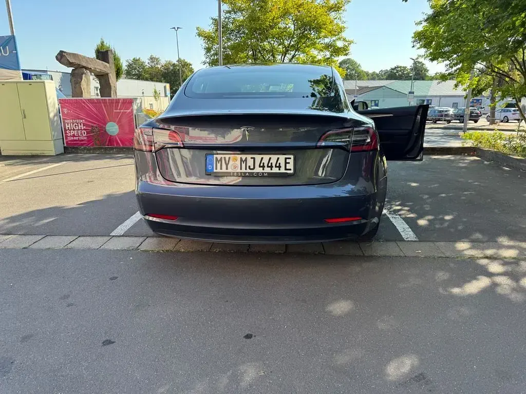 Gebraucht Tesla Model 3 Standard Range 239 kW (325 PS) 2022 Grau Limousine