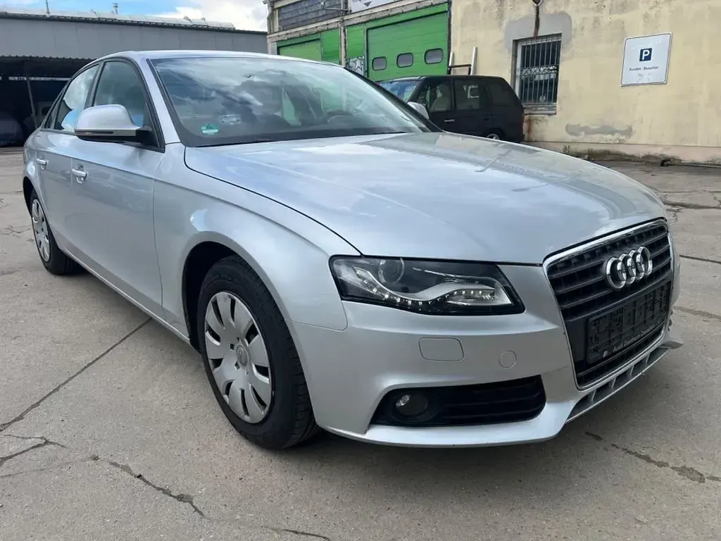 Gebraucht Audi A4 Attraction 120 PS (88 kW) 2009 Silber Limousine