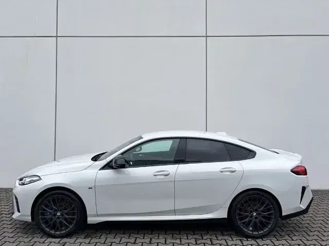 Używany BMW M235 Performance 300 KM (220 kW) 2025 Biały Coupe