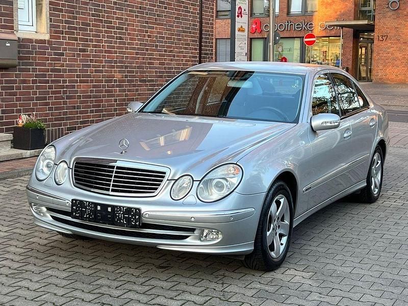 Gebraucht Mercedes E240 177 PS (130 kW) 2003 Silber Limousine