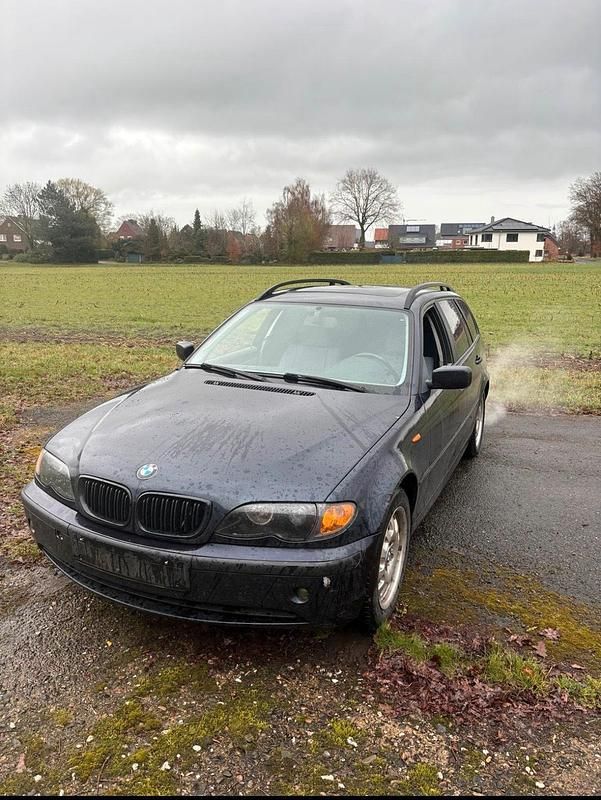 Gebraucht BMW 320 150 PS (110 kW) 2002 Blau Kombi