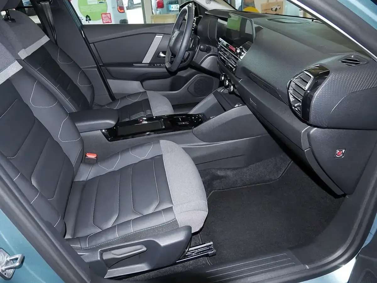 Gebraucht Citroën C4 PureTech 131 PS (96 kW) 2023 Blau SUV