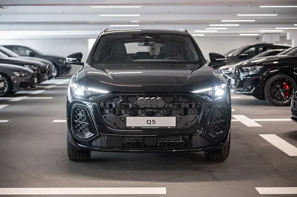 Neu Audi Q5 Sportback Sport 204 PS (150 kW) 2026 Schwarz SUV