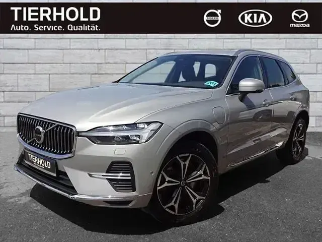 Gebraucht Volvo XC60 Inscription 341 PS (250 kW) 2021 Silver dawn / metallic SUV