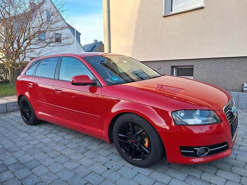 Second-hand Audi A3 S-Line 140 CP (102 kW) 2011 Roșu Hatchback