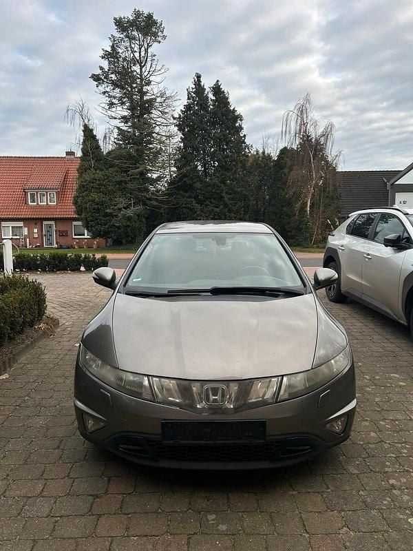 Silber Gebraucht 2007 Honda Civic Kleinwagen | 3.850 € (Fairer Preis) - Bild 1/4