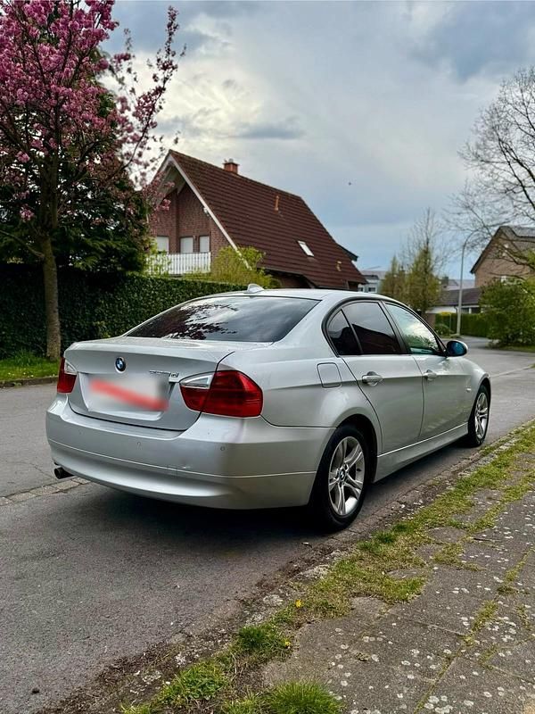 Gebraucht BMW 320 164 PS (120 kW) 2007 Limousine