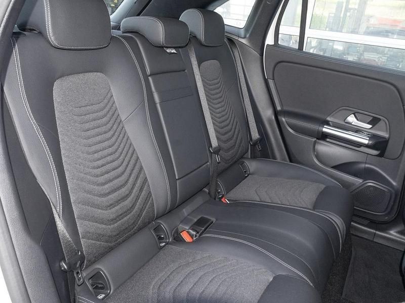Gebraucht Mercedes EQA250 Progressive 139 kW (190 PS) 2024 Weiss polarweiß SUV