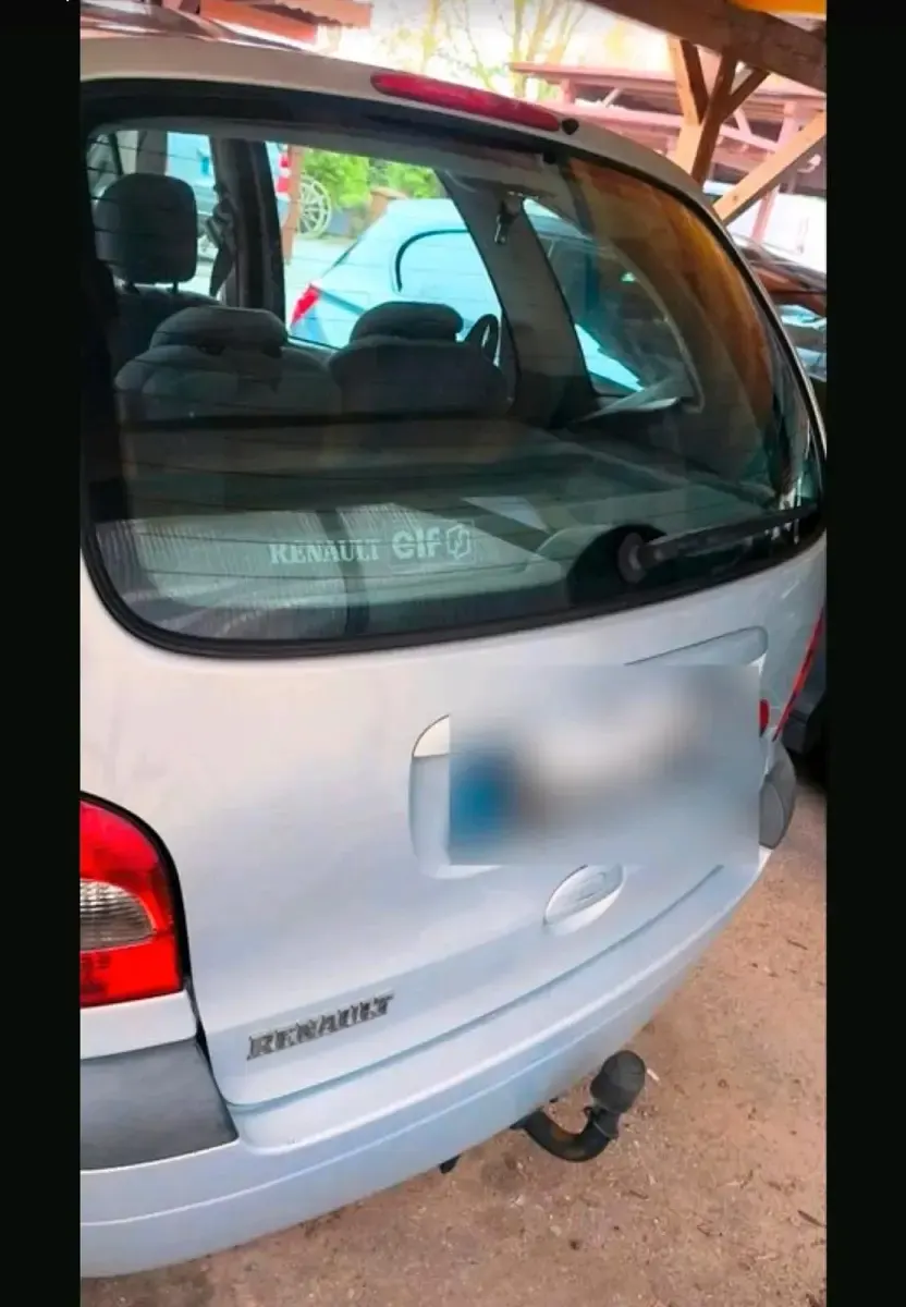Używany Renault Scénic 107 KM (78 kW) 2002 Srebrny Minivan