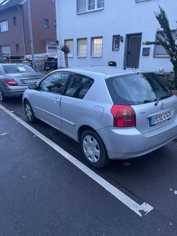 Gebraucht Toyota Corolla 110 PS (80 kW) 2002 Silber Limousine