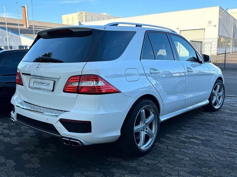 Gebraucht Mercedes ML63 AMG AMG 525 PS (386 kW) 2013 Polarweiss SUV